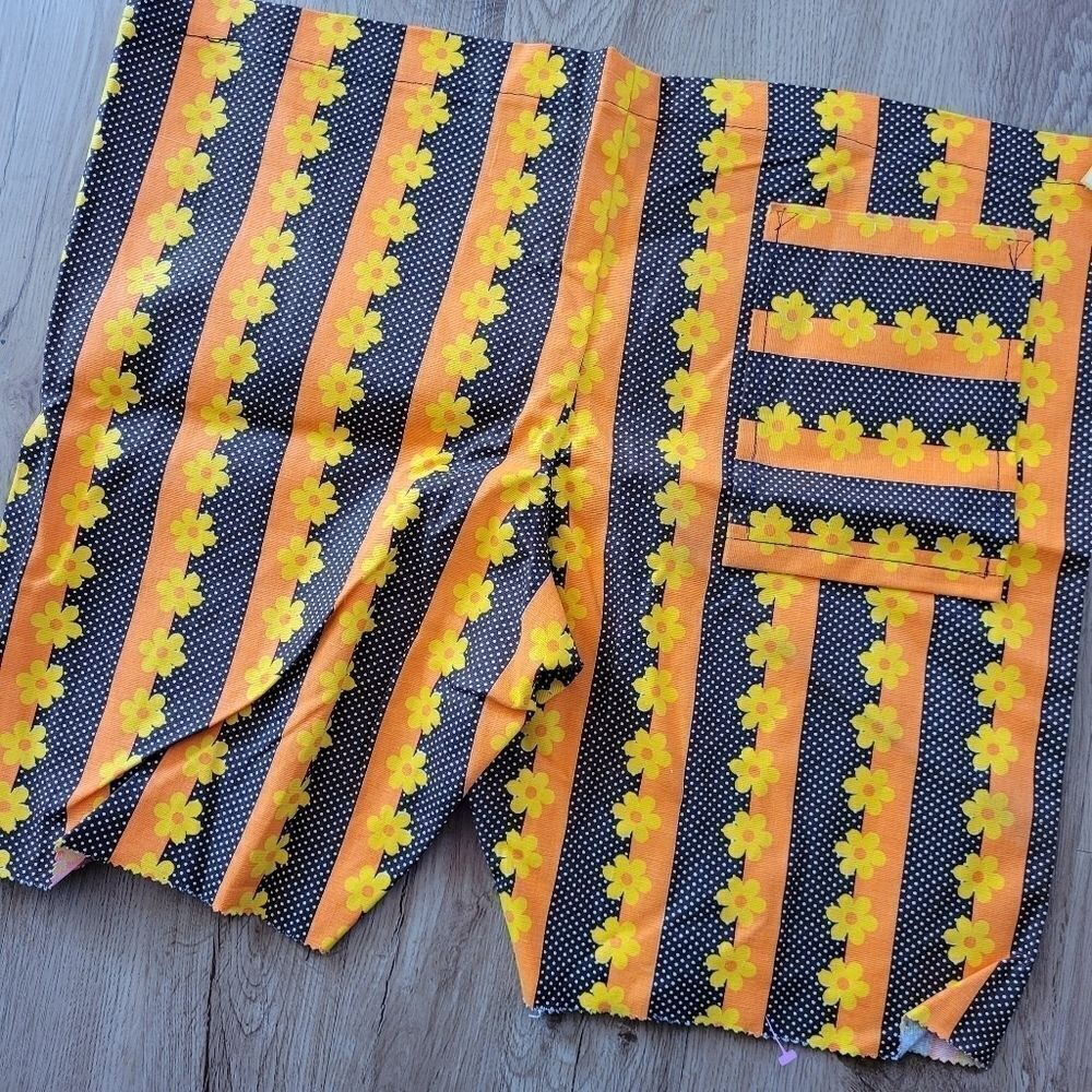 True Vintage 60s Funky Groovy Mod Handmade OOAK Shorts - Picture 2 of 6